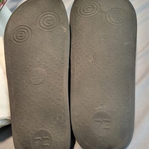 Gucci Pursuit Slide Sandal ( Women)